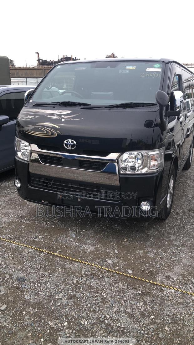 Toyota HiAce 2021 Black