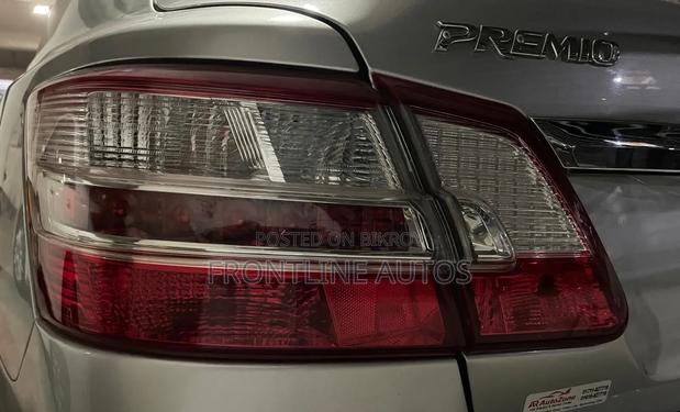 Toyota Premio 2010 Silver