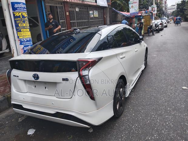 Toyota Prius 2018 Pearl