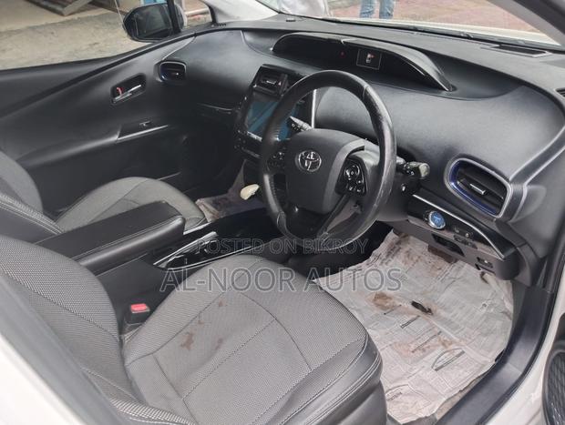 Toyota Prius 2018 Pearl