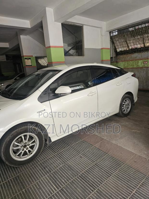 Toyota Prius 2017 Pearl