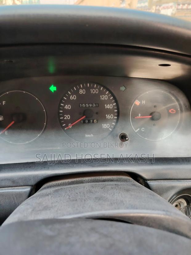 Toyota Corolla 2001 White