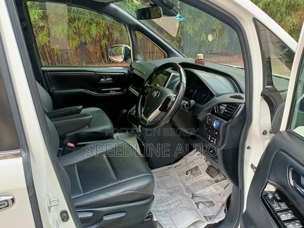 Toyota Noah 2020 Pearl