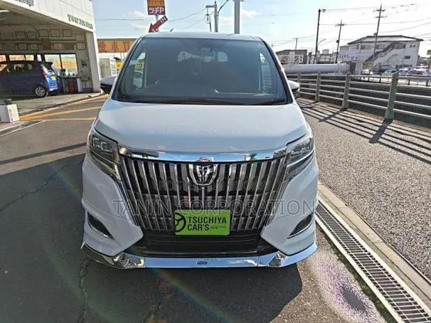 Toyota Esquire 2021 Pearl