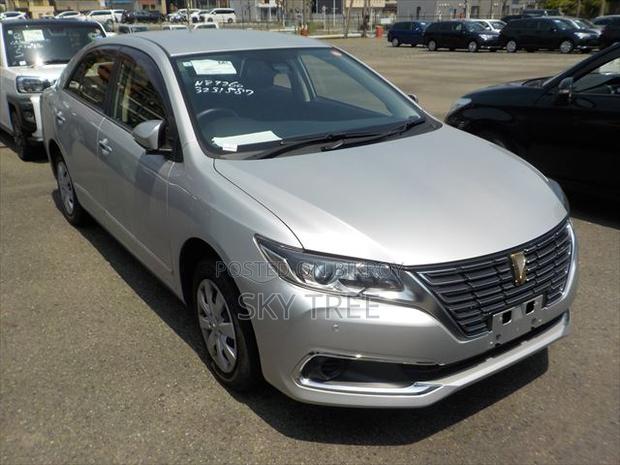 Toyota Premio 2021 Silver