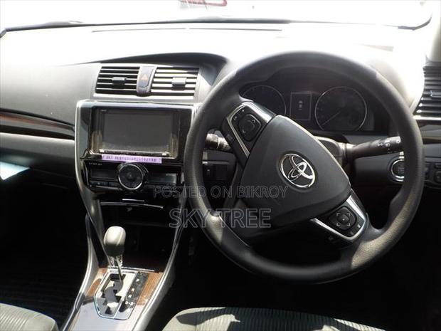 Toyota Premio 2021 Silver
