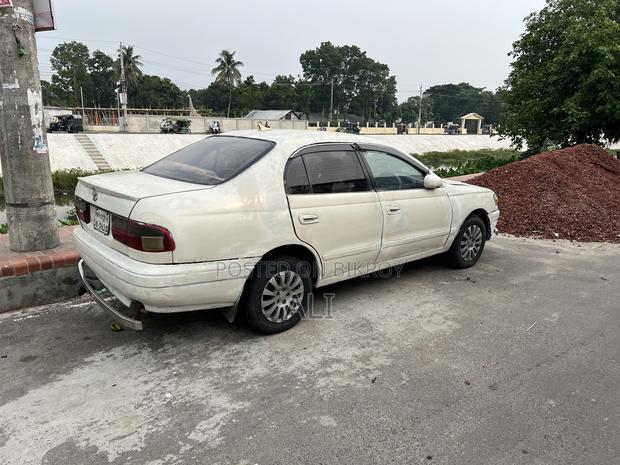 Toyota Premio 2001 White