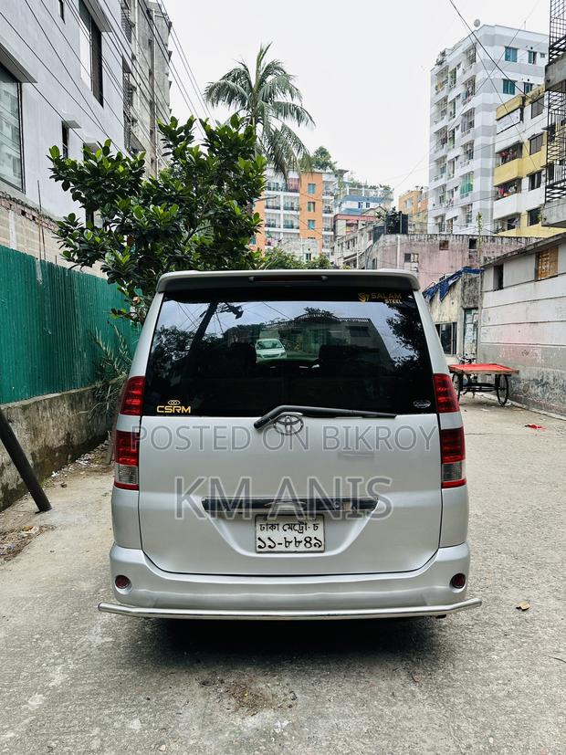 Toyota Noah 2.0 AWD (8 Seater) 2003 Silver