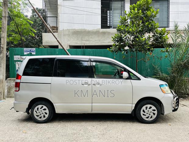 Toyota Noah 2.0 AWD (8 Seater) 2003 Silver