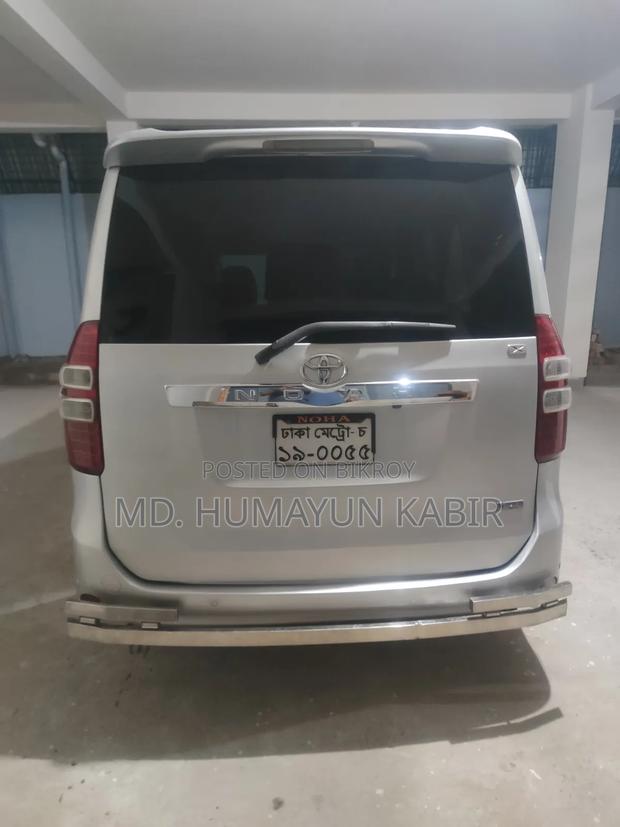 Toyota Noah 2011 Silver