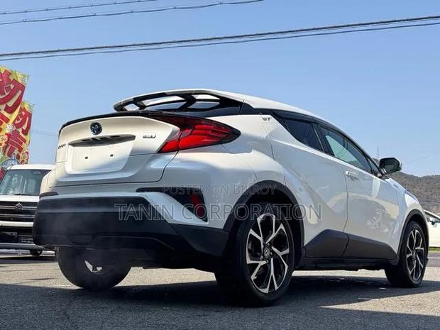 Toyota C-HR Limited 2021 White