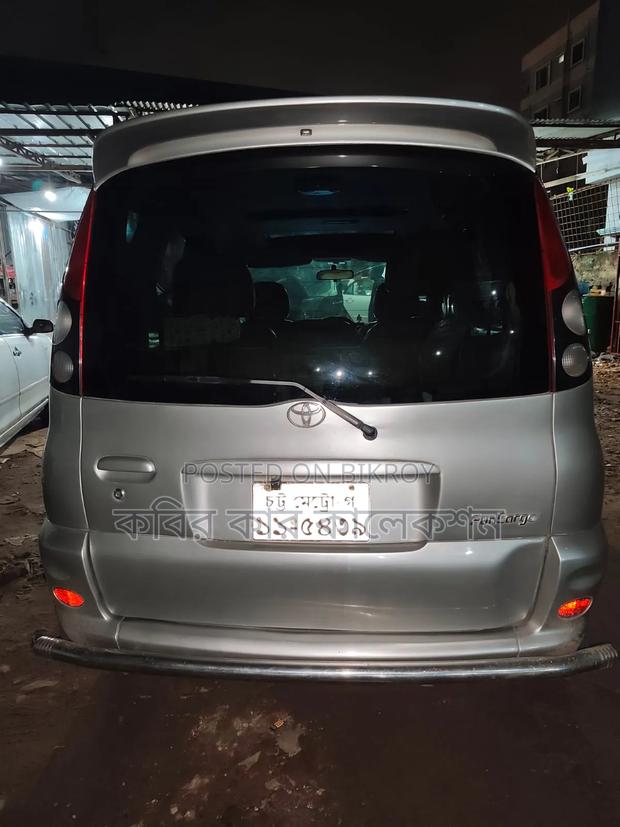 Toyota Fun Cargo 2003 Silver