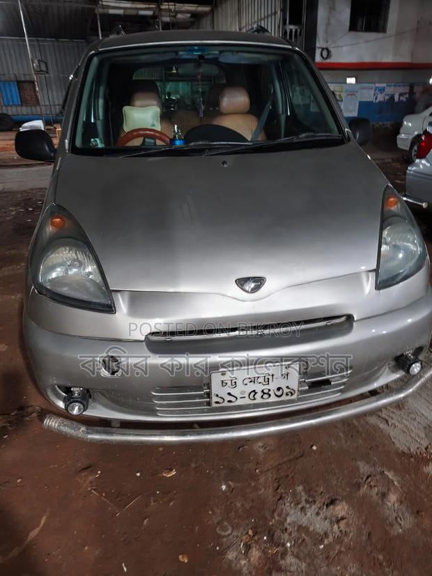 Toyota Fun Cargo 2003 Silver