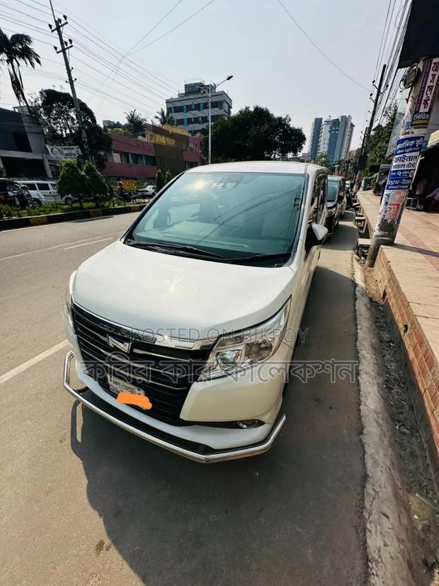 Toyota Noah 2014 Pearl