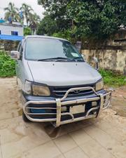 Toyota Noah 2.0 FWD (8 Seater) 2006 Gray for sale
