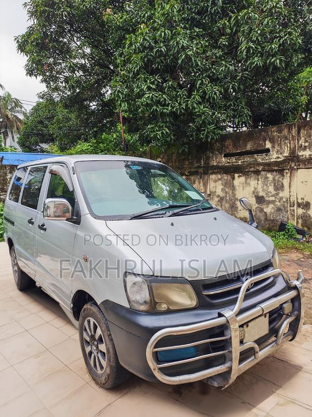 Toyota Noah 2.0 FWD (8 Seater) 2006 Gray