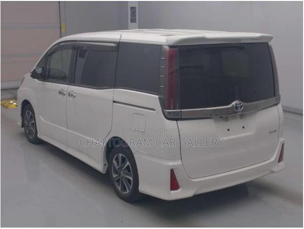 Toyota Noah 2.0 FWD (7 Seater) 2021 Pearl