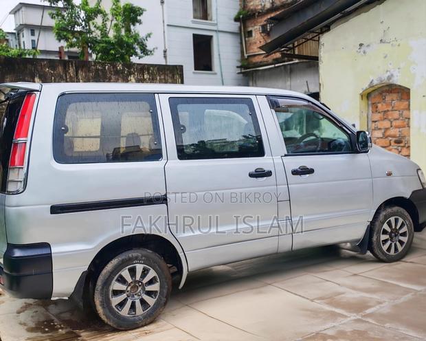 Toyota Noah 2.0 FWD (8 Seater) 2006 Gray