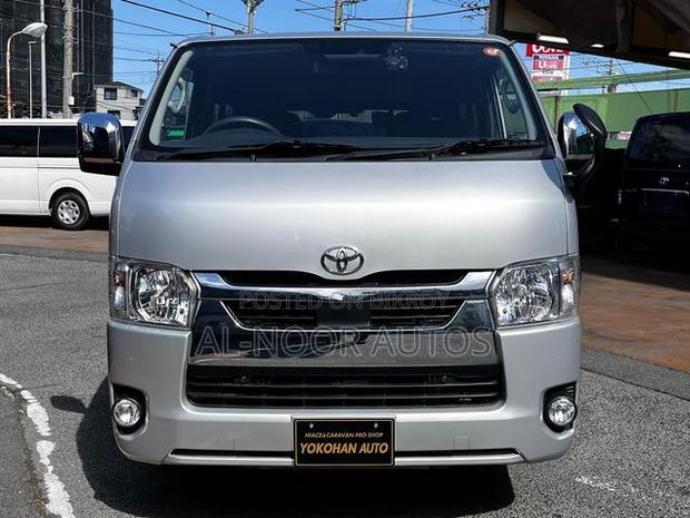 Toyota HiAce 2021 Silver