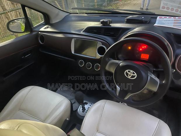 Toyota Vitz 2011 Green