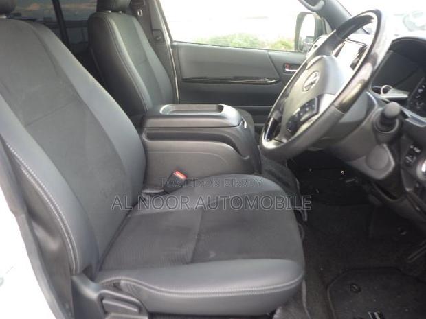 Toyota HiAce 2021 Pearl