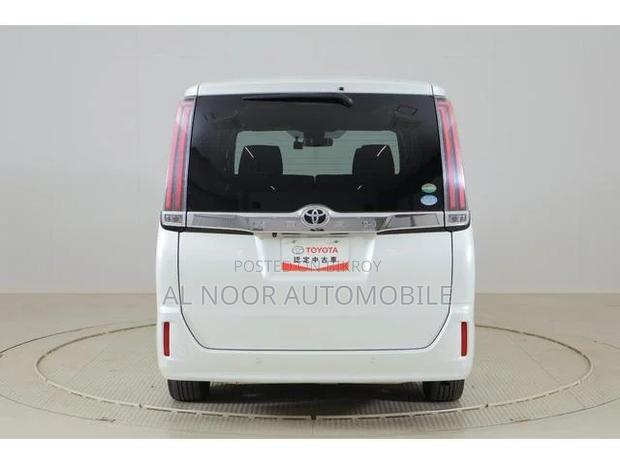 Toyota Noah 2021 Pearl