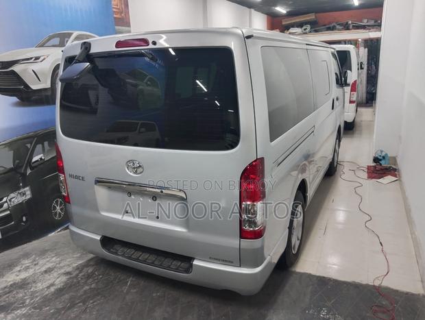 Toyota HiAce 2021 Silver