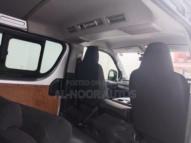 Toyota HiAce 2021 Silver