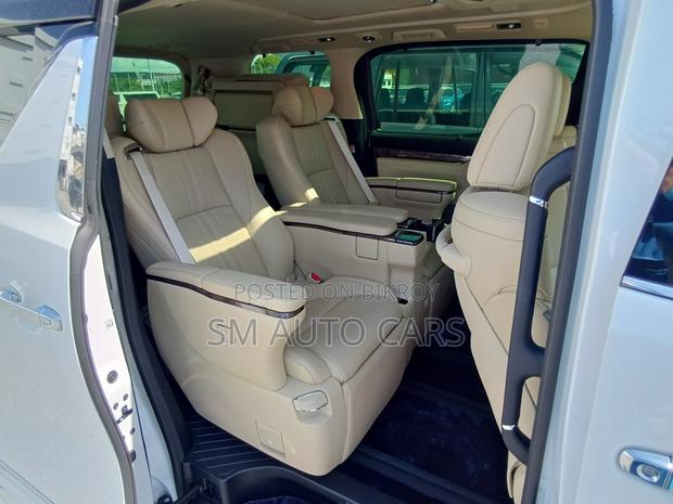 Toyota Alphard 2.5 Hybrid AWD 2023 Pearl