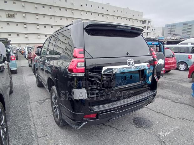 Toyota Land Cruiser Prado 2.7 2023 Black