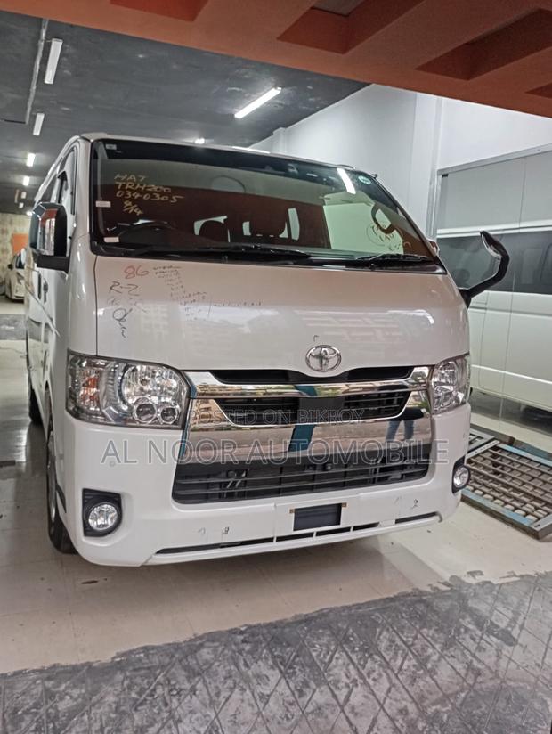 Toyota HiAce 2021 Pearl