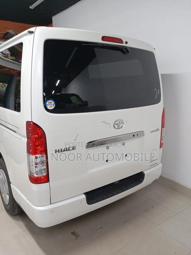 Toyota HiAce 2021 Pearl