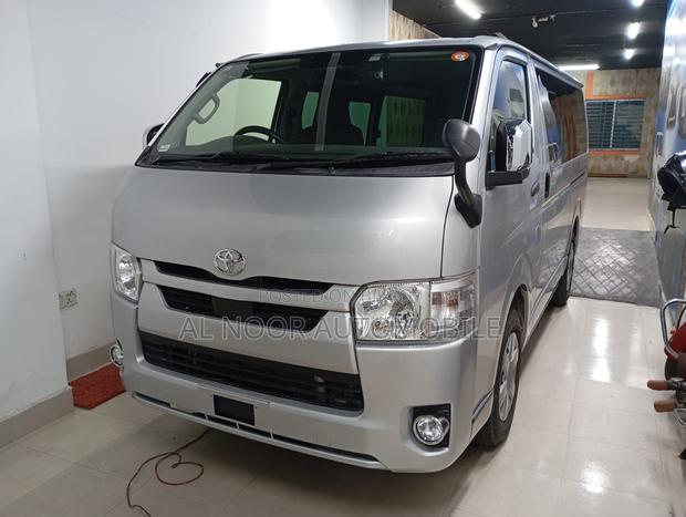 Toyota HiAce 2021 Silver