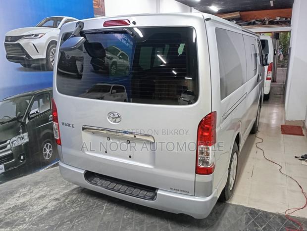 Toyota HiAce 2021 Silver
