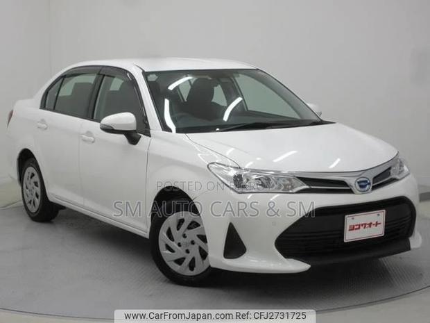 Toyota Axio 2021 White