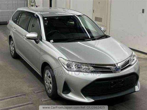 Toyota Corolla Fielder 1.5 Hybrid FWD 2021 Silver