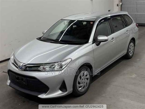 Toyota Corolla Fielder 1.5 Hybrid FWD 2021 Silver