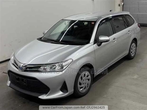 Toyota Corolla Fielder 1.5 Hybrid FWD 2021 Silver