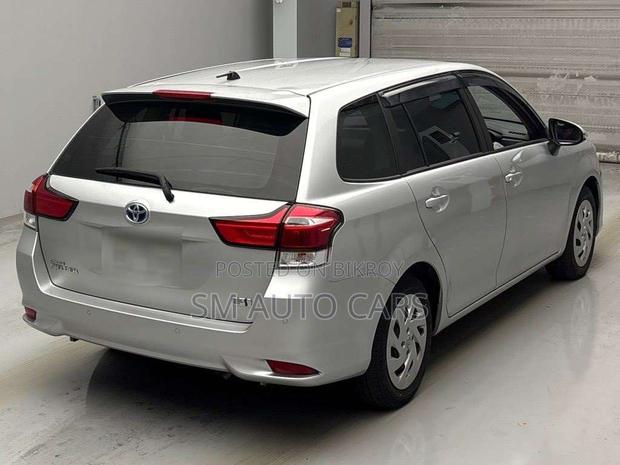 Toyota Corolla Fielder 1.5 Hybrid FWD 2021 Silver