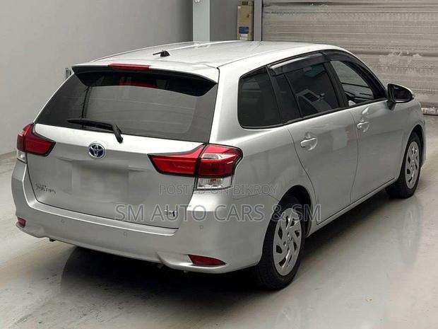 Toyota Corolla Fielder 1.5 Hybrid FWD 2021 Silver