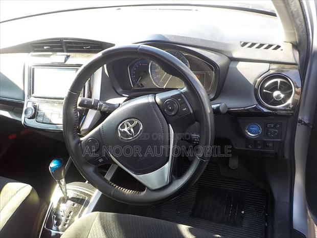 Toyota HiAce 2021 Silver