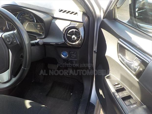 Toyota HiAce 2021 Silver