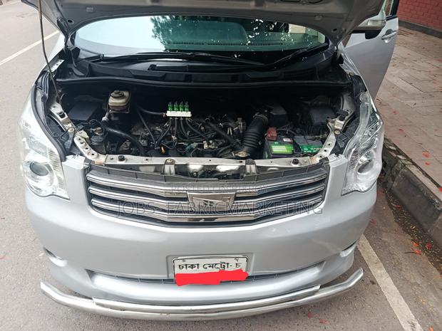 Toyota Noah 2012 Silver