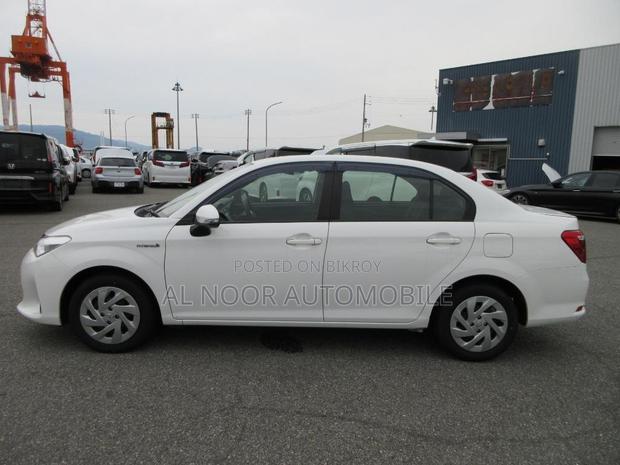 Toyota Axio 2021 Pearl