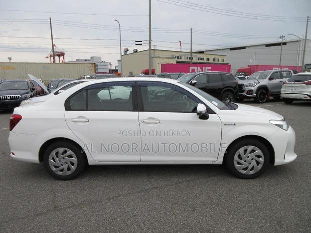 Toyota Axio 2021 Pearl