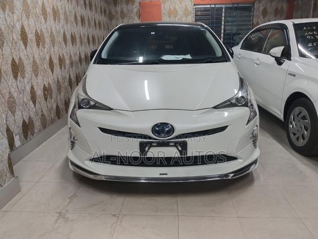 Toyota Prius 2018 Pearl
