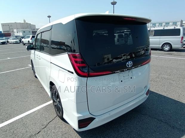 Toyota Noah 2022 Pearl