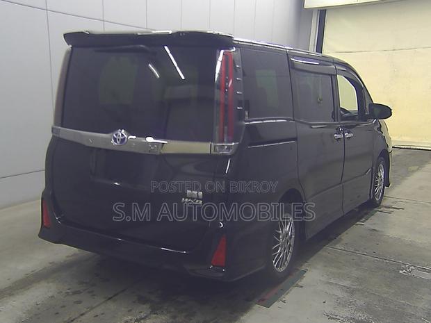 Toyota Noah 1.8 FWD Hybrid (7 Seater) 2021 Black