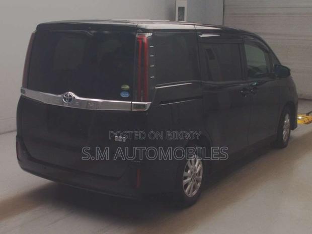 Toyota Noah 1.8 FWD Hybrid (7 Seater) 2021 Black