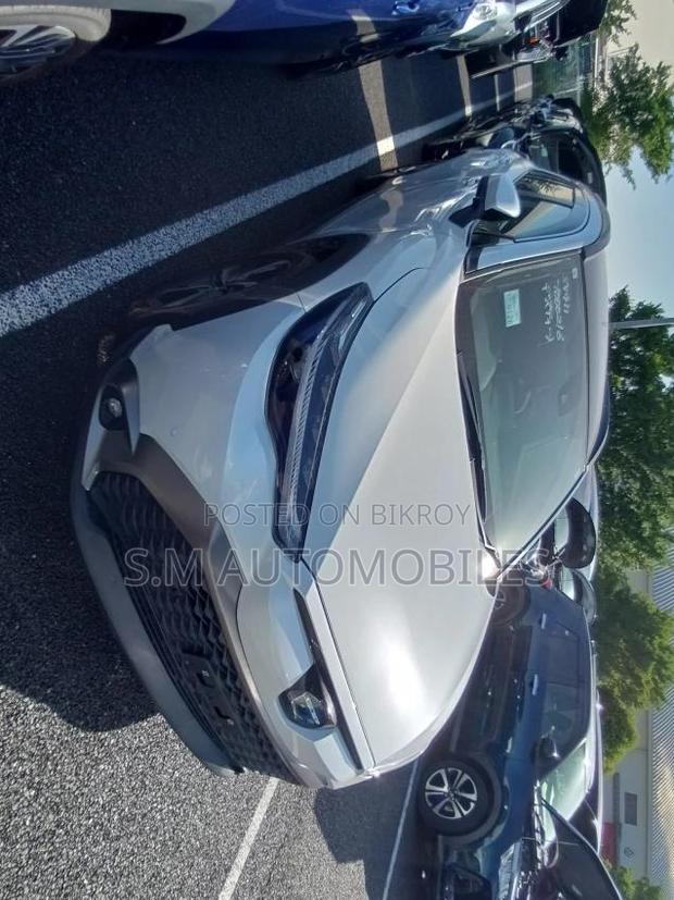 Toyota Corolla Cross 1.8 Hybrid AWD 2021 Pearl